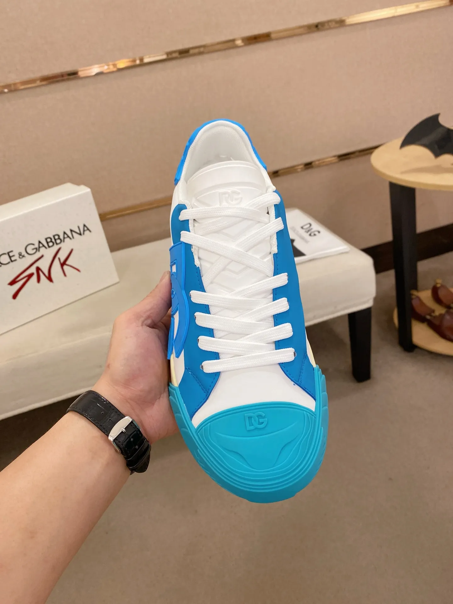 Men's shoes 💰: 660💰 (top quality) The latest sports style DG hot model recommendation, 👉 first launch of men's shoes 😻 I am really crazy about it, top design, impeccable comfort, absolute best-seller, imported cowhide upper, full cowhide lining🐂. Original replica, the latest cool outsole 💥👟Number of codes: 38-44 (45/custom-made, non-refundable)